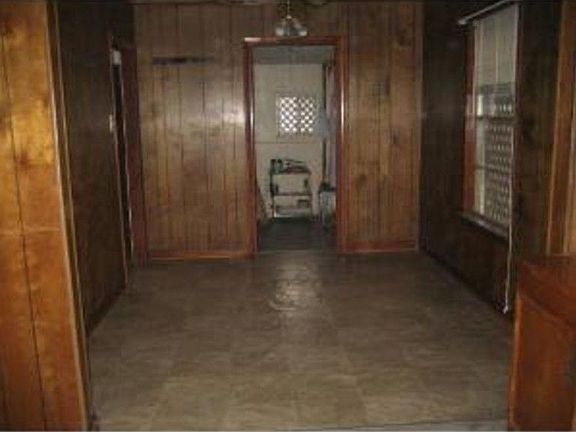 5th image of 125 E Vanderbilt Dr
