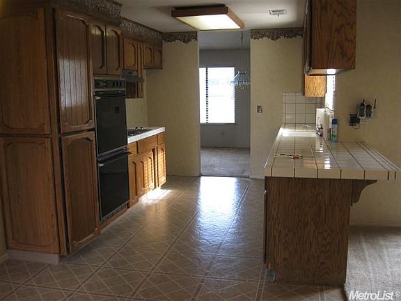 2nd image of 3258 Larchmont Dr