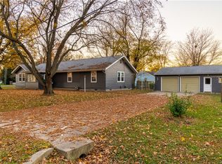 133 N Fieldcrest Rd, Decatur, IL 62522