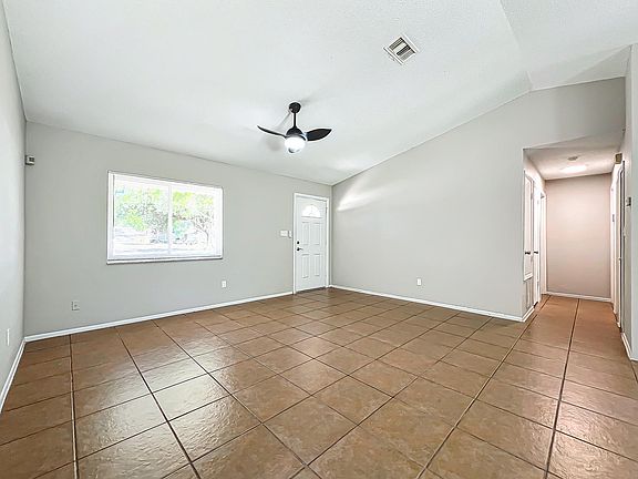 5th image of 13868 Lena St