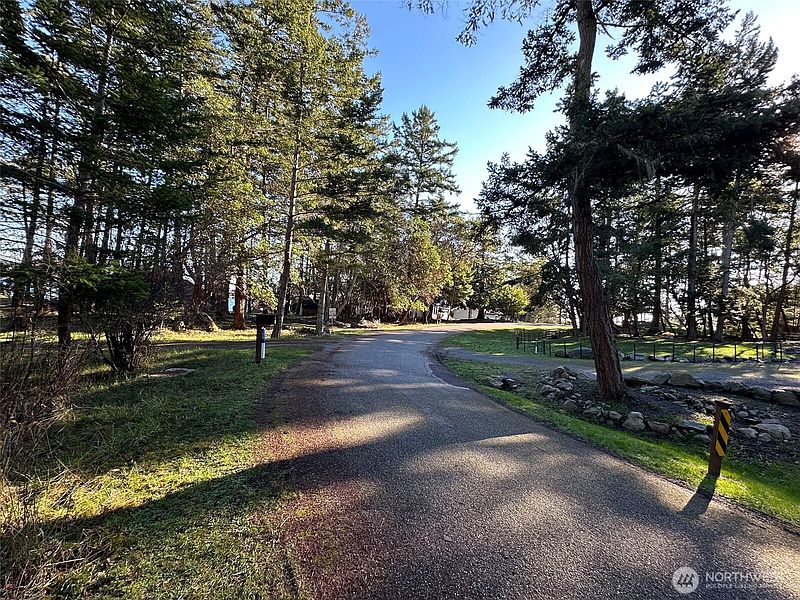 5th image of 206 Island Drive