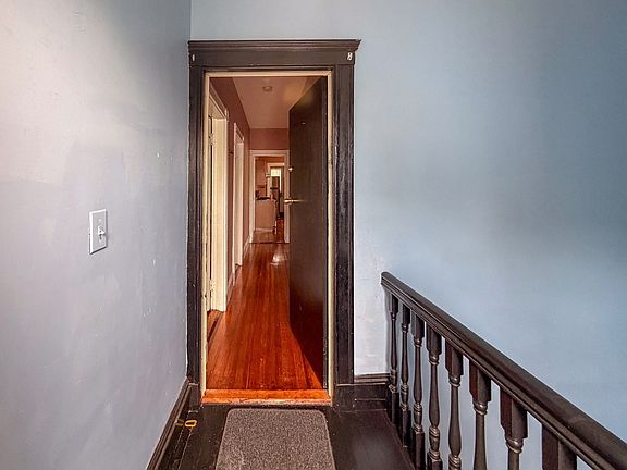 3rd image of 21 Saint Marks Rd