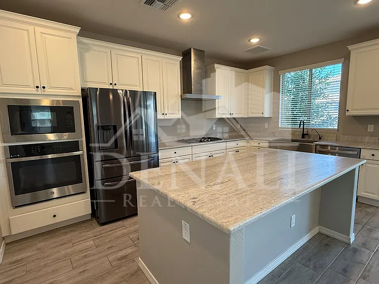 15068 W Pierce St — Photo 11