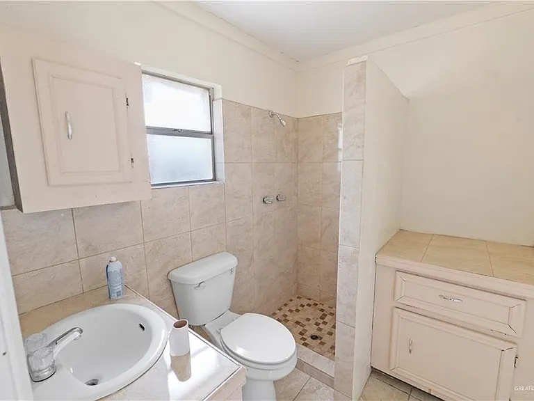 307 S Cox St — Photo 5