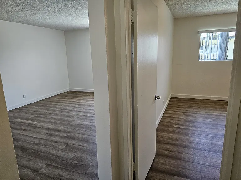 12522 Paramount Blvd #17 — Photo 9
