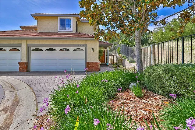 3 bed, 1629 sqft, $4,750 — Photo 1