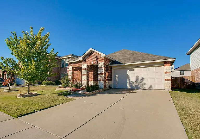 4541 Martingale View Ln — Photo 3