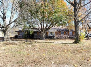 9268 Amy Dr, Springdale, AR 72762