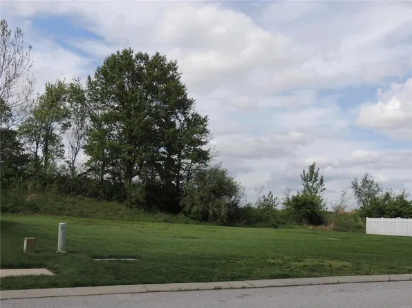 3409 Crescent Ct, Wood River, IL 62095