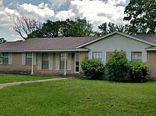 914 E Browning St, Calvert, TX 77837