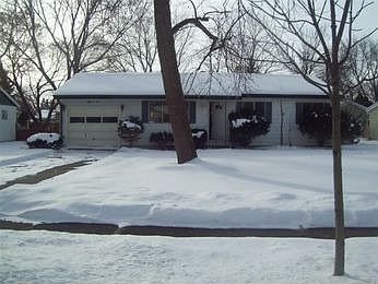 1st image of 805 Hiawatha Dr