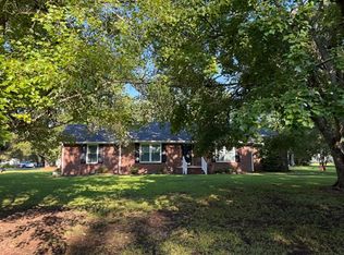 124 Rock Creek Dr S, Jacksonville, NC 28540