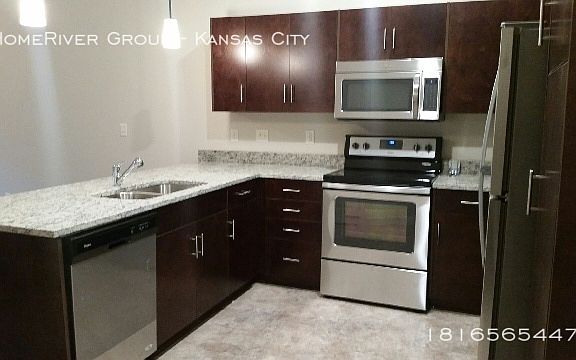 2nd image of 9404-9406 N Robinhood Ave