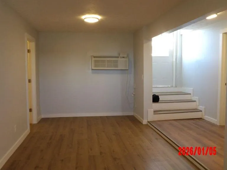 1211 E 4th St #26 — Photo 8