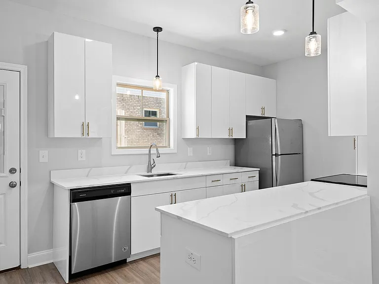 360 Luxury Townhomes — Photo 5