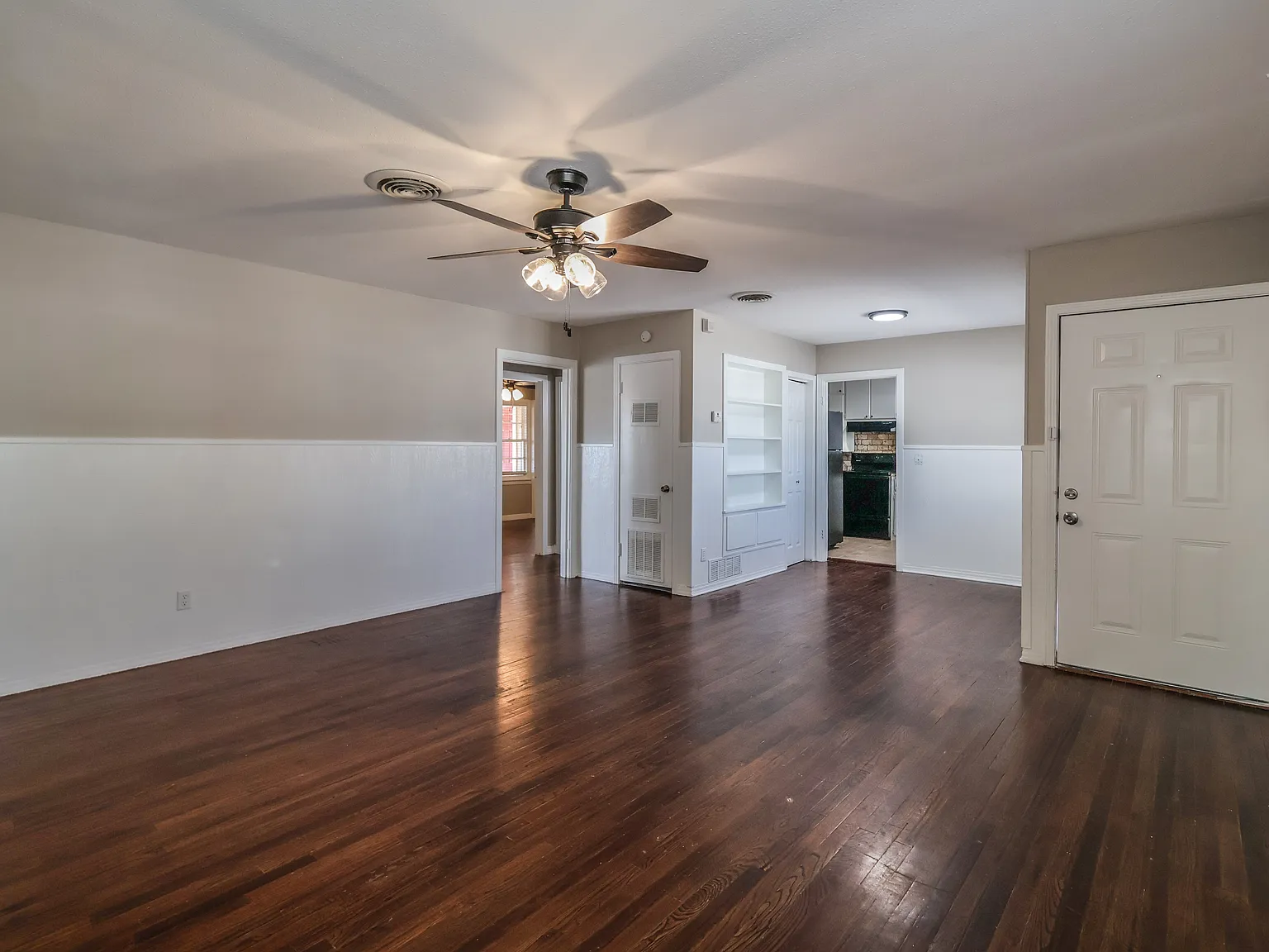 4 bed, 1704 sqft, $1,600 — Photo 2