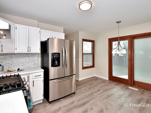3rd image of 4270 Rosewood Ct