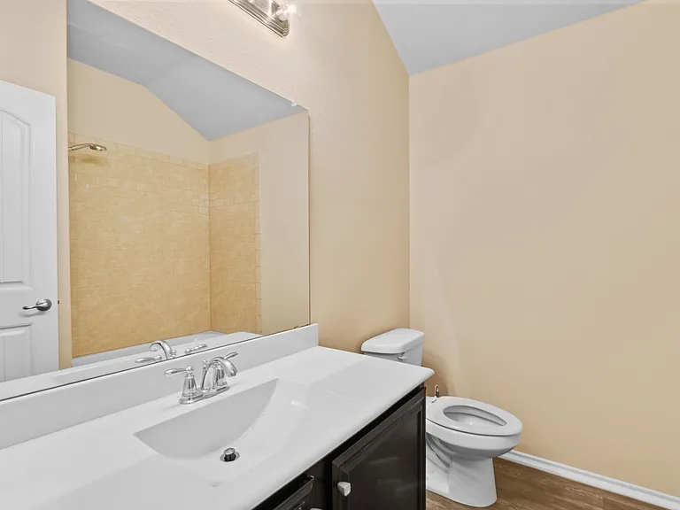 1313 Honeywood Ln — Photo 17