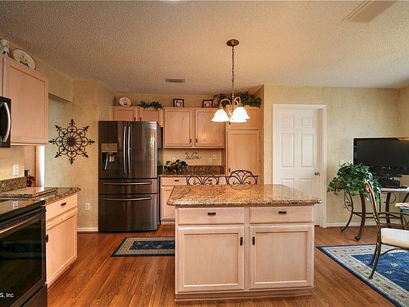 4th image of 1242 Camero Dr