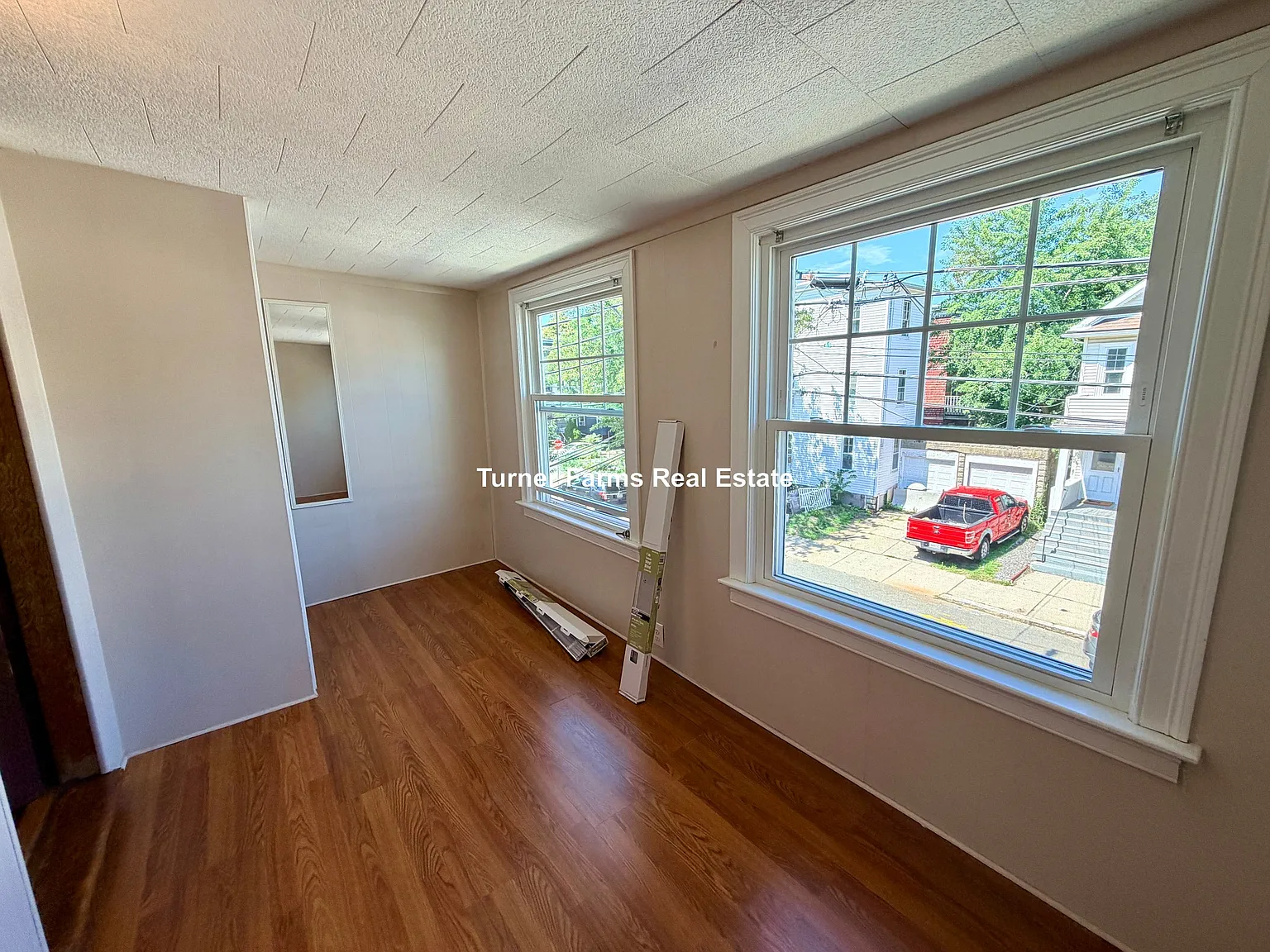 3 bed, 1.0 bath, $3,250 — Photo 3