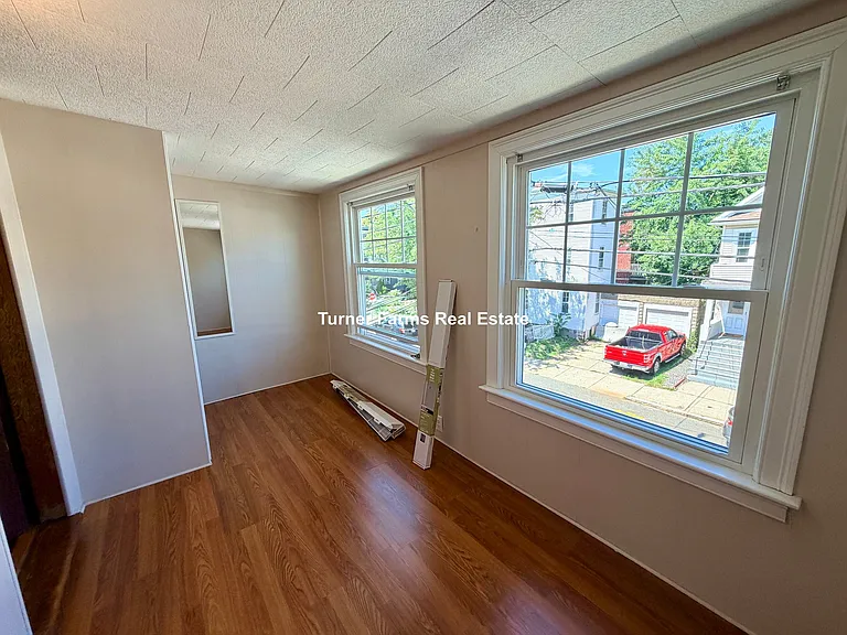 158 W Adams St — Photo 11