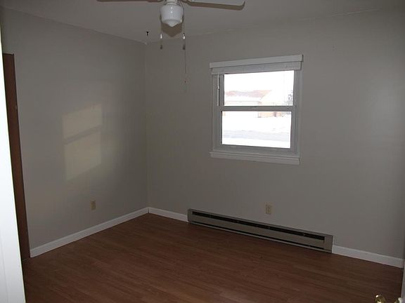 2nd image of 2420 Windsor Dr