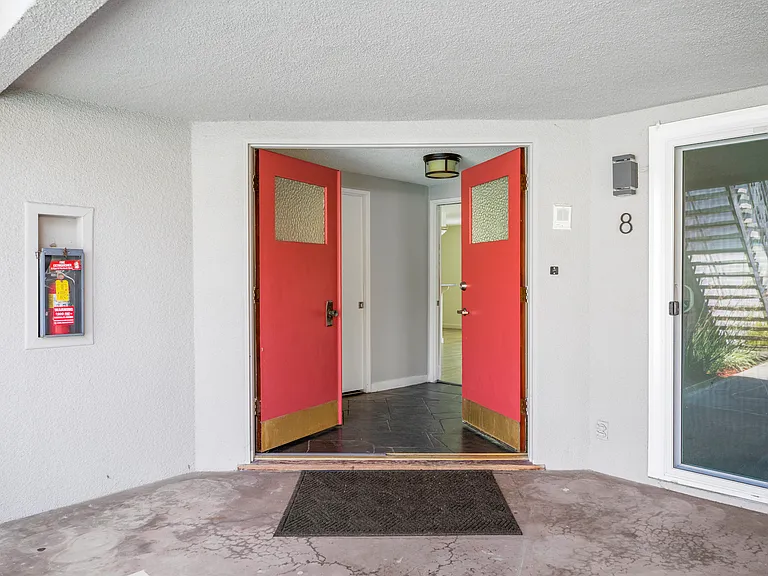 Huntington Villas — Photo 7