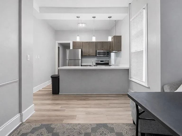 72 Walnut St #1 — Photo 6