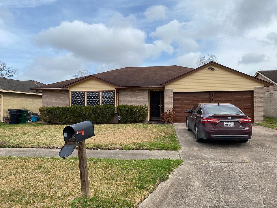 1st image of 8330 N Meadow Bird Cir