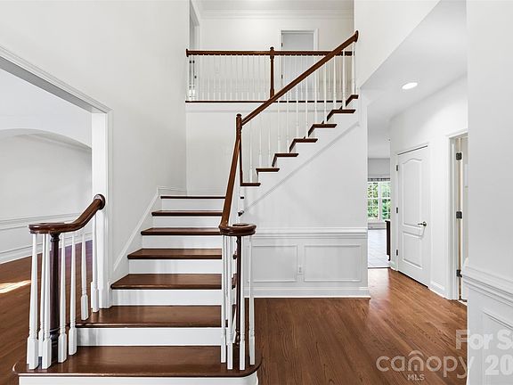 4th image of 1703 Caddy Ct