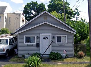 6 105th St #1, Troy, NY 12180