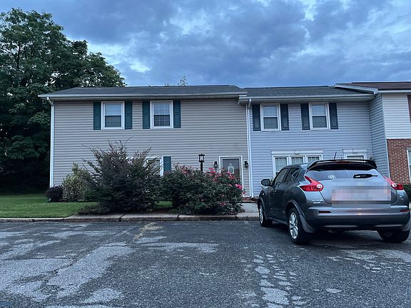 2nd image of 560 Westminister Ln