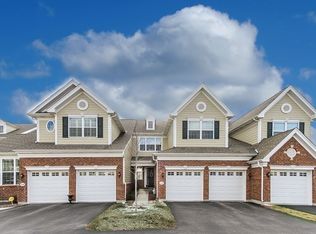 1247 Falcon Ridge Dr, Elgin, IL 60124