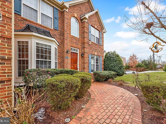 3rd image of 9257 Plaskett Ln