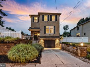 7813 Eva St, Philadelphia, PA 19128