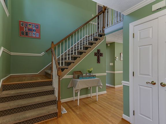 5th image of 2733 Persimmon Pl