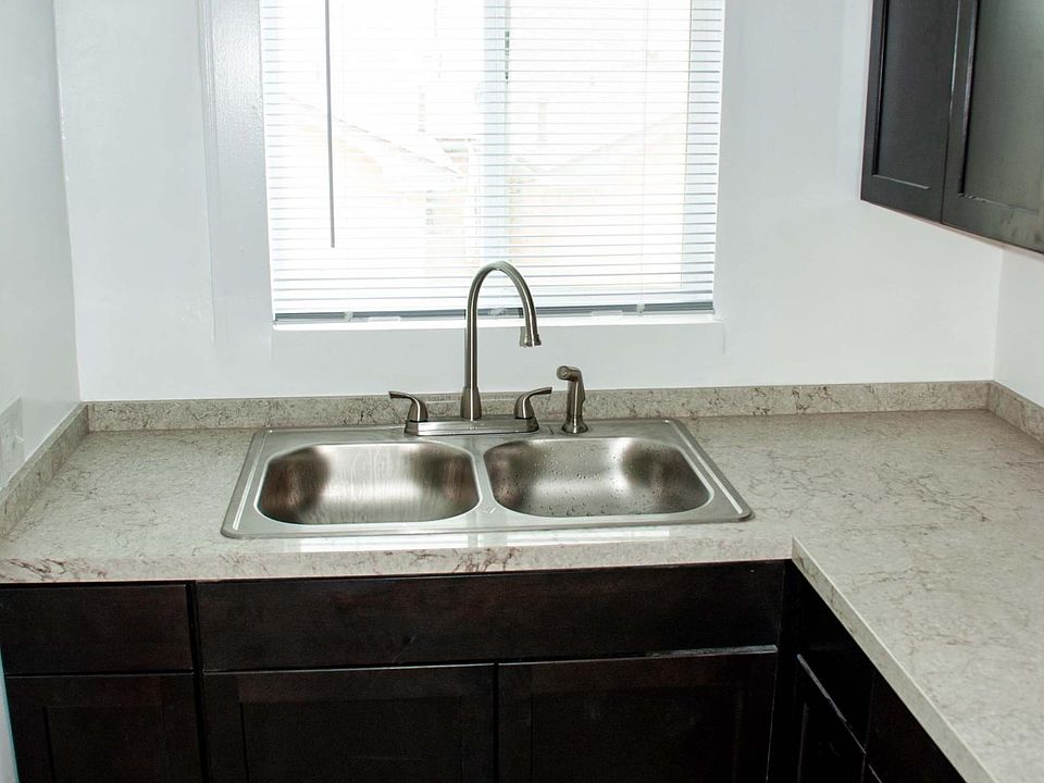 1st image of 2257 Linden Ave