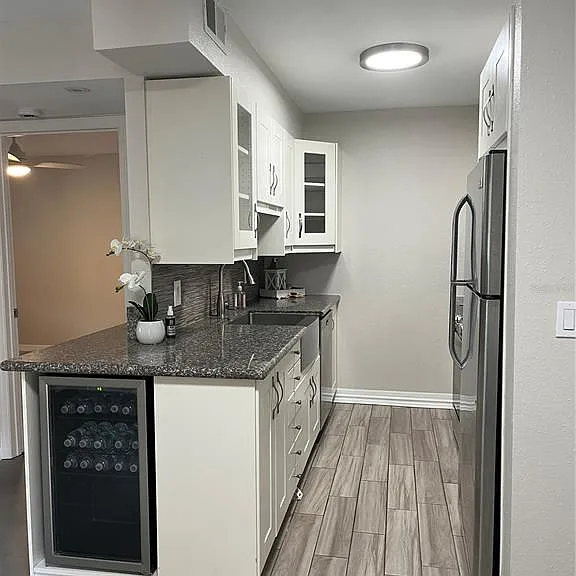 528 Golden Raintree Pl — Photo 2