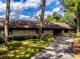 9808 Butternut Dr, Crystal Lake, IL 60014
