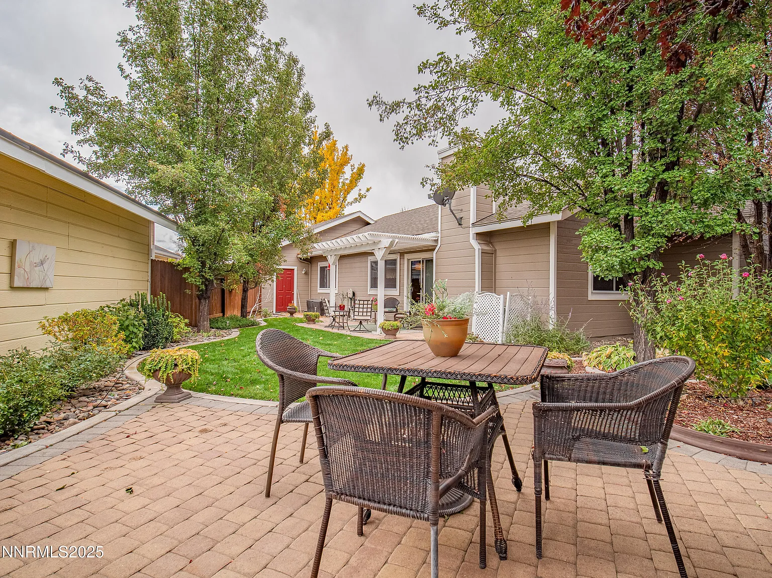 1769 Evergreen Ct photo 1