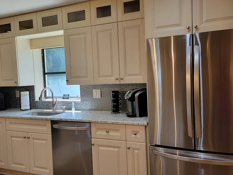 3932 Sunshine Ave — Photo 6