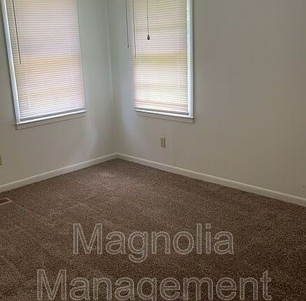 5th image of 526 Waddill St