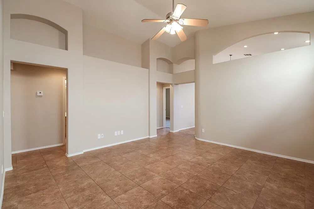 3 bed, 2.0 bath, 1310 sqft, $2,005 — Photo 3