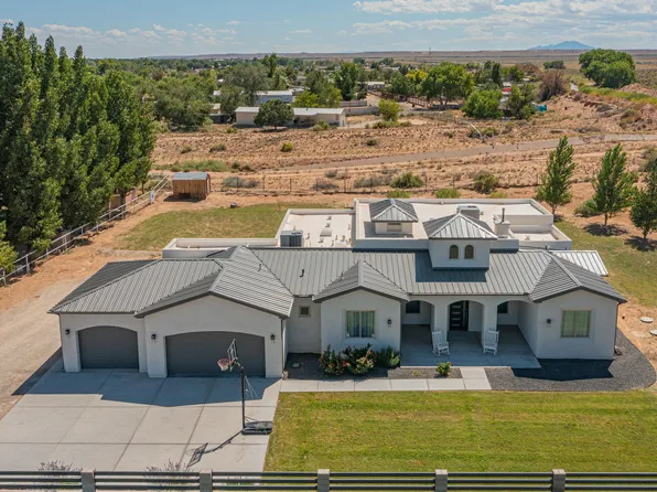 7 Del Cerro Ct, Los Lunas, NM 87031