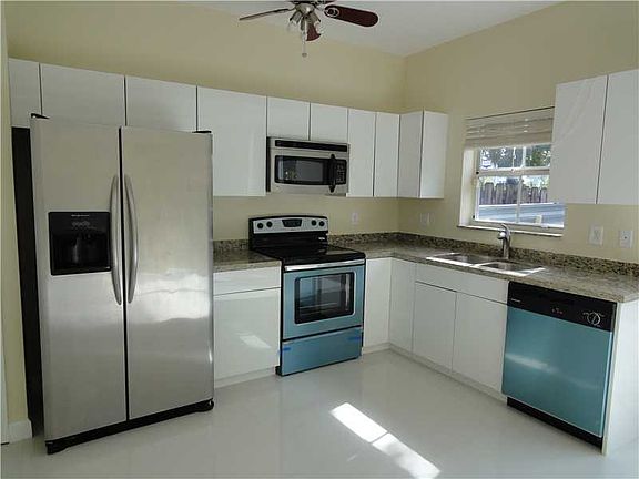 2nd image of 11600 NW 60th Ter APT 484