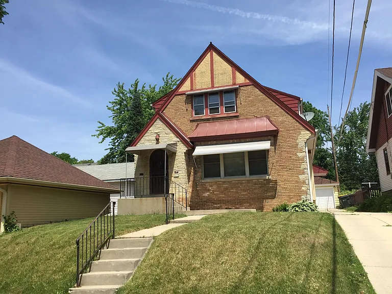6424 W Wright St #UPPER — Photo 1