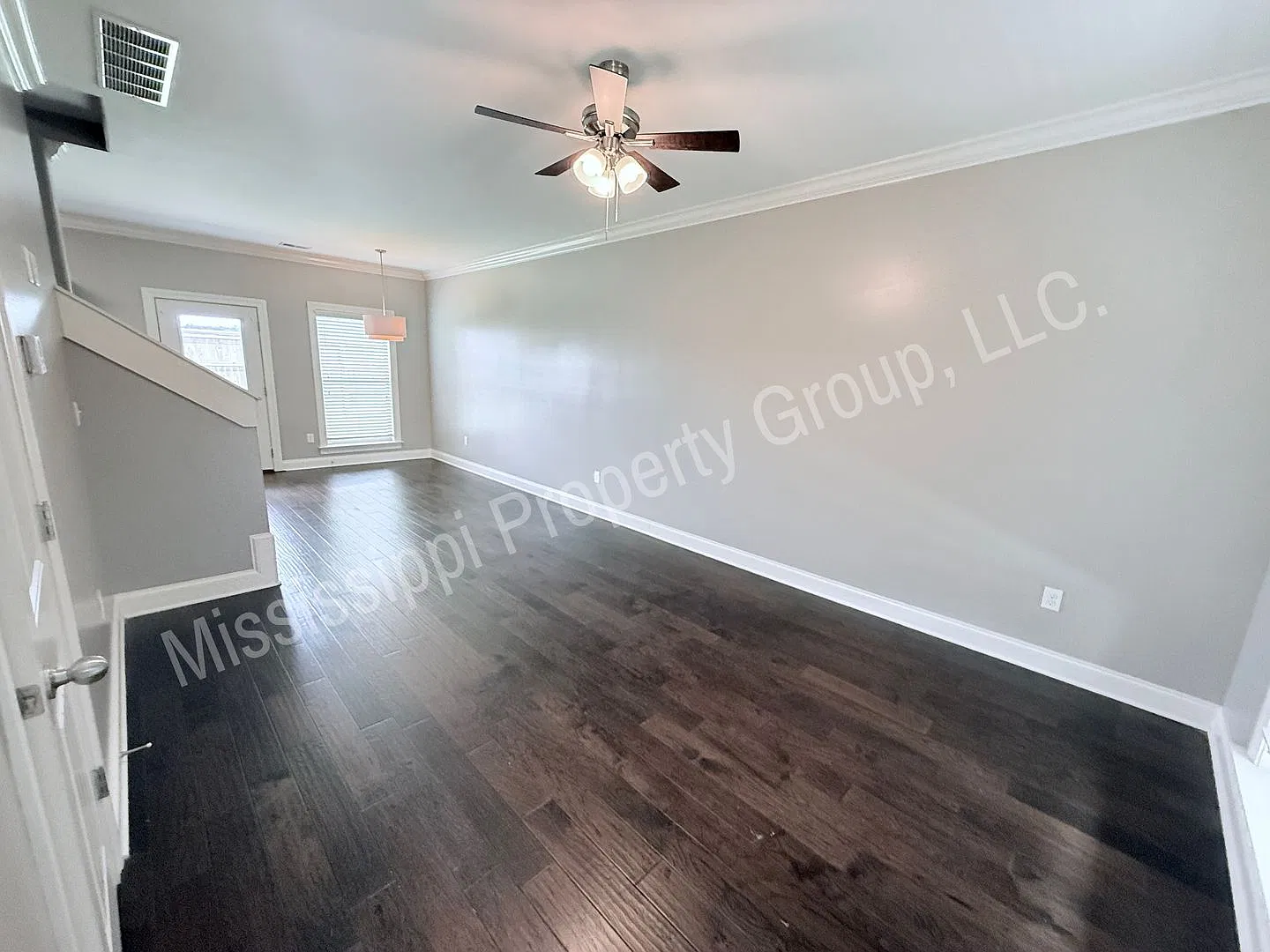 4bd / 4.5ba For Rent — Photo 2