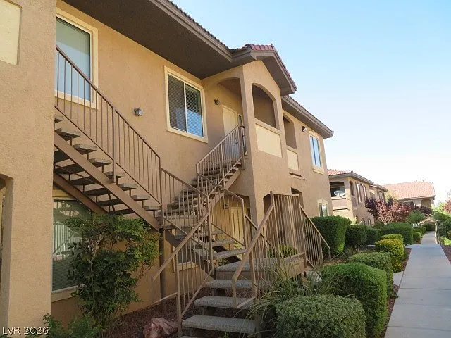2305 W Horizon Ridge Pkwy #1024