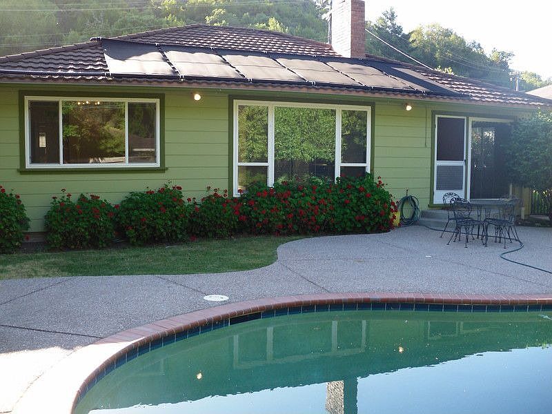2nd image of 184 Oak Manor Dr