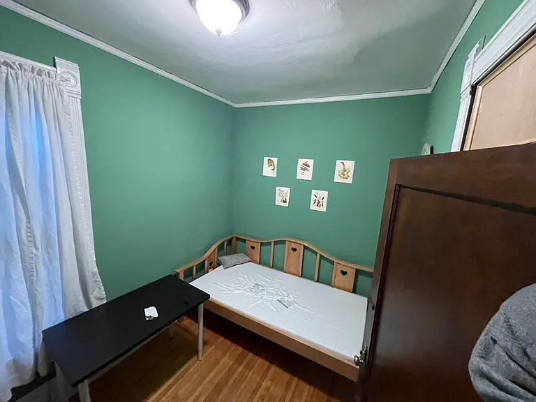 Bedroom #4
11 X 7.5